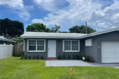 2918 Madison St, Hollywood: photo 1 of 11
