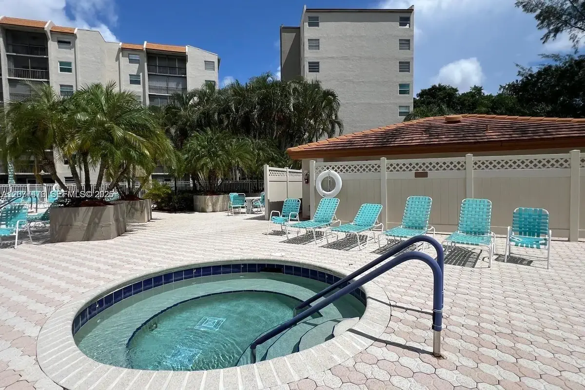 3910 Inverrary Blvd #603-B, Lauderhill: photo 1 of 49