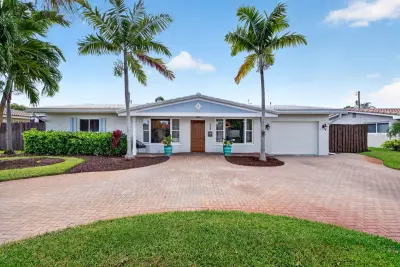 520 SE 14th St, Pompano Beach: photo 1 of 28