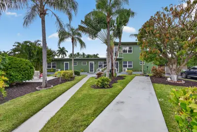 3404 Spring St, Pompano Beach: photo 1 of 45