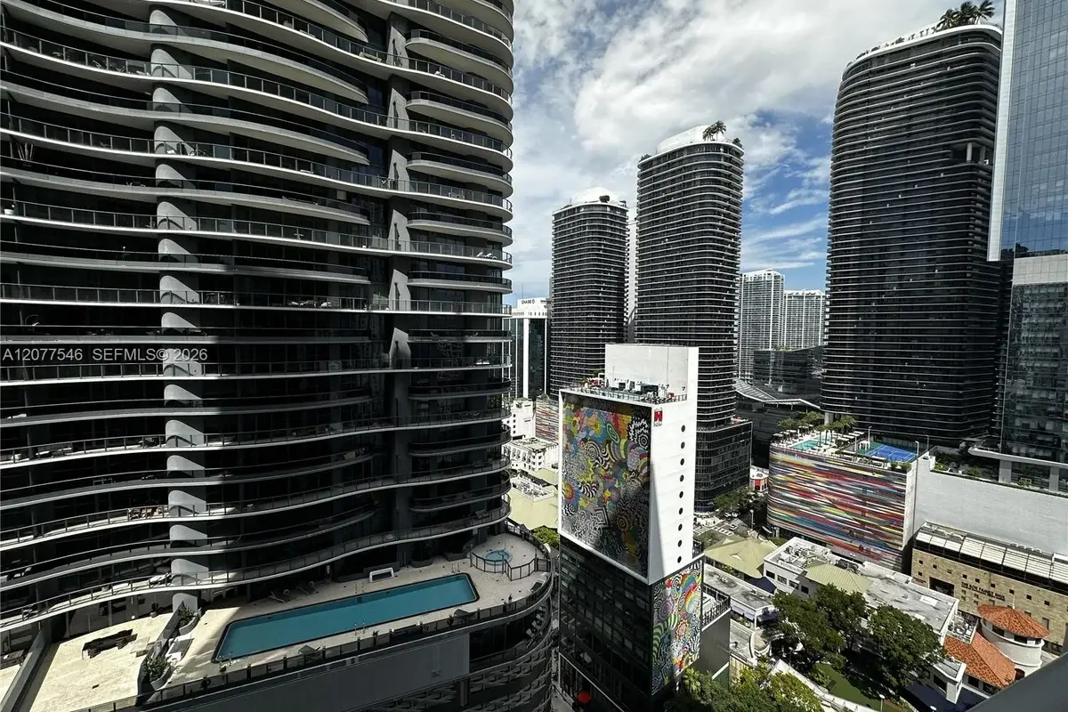 Condo in Miami: photo 1 of 16