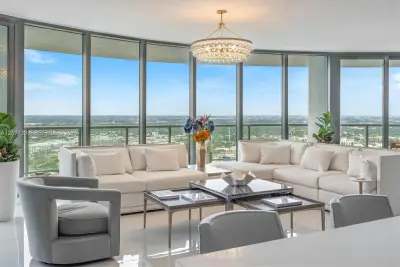 100 E Las Olas Blvd #4203, Fort Lauderdale: photo 1 of 39