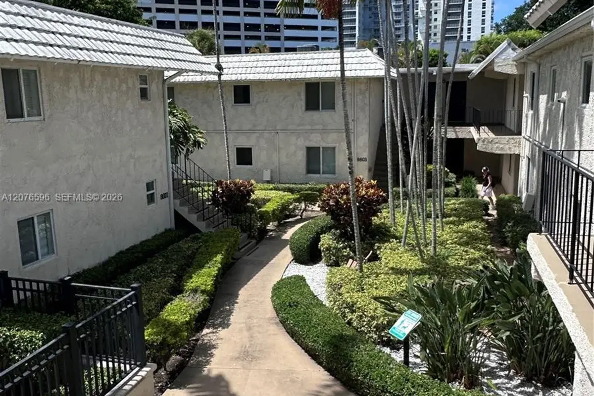 8615 SW 68th Ct #22, Pinecrest: photo 1 of 13
