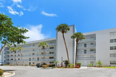 6400 NW 2nd Ave #321, Boca Raton: photo 1 of 31