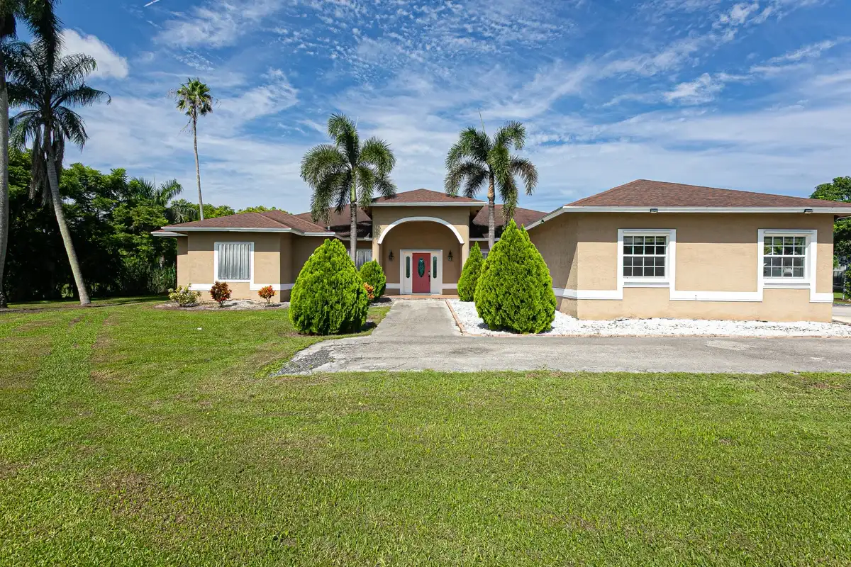 173 S Greenstar Ave, Pahokee: photo 1 of 76
