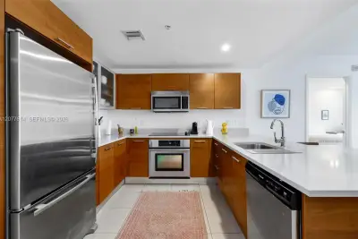 3250 NE 1st Ave #605, Miami: photo 1 of 22