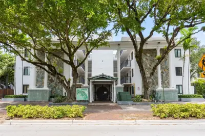 3240 Mary St #S308, Miami: photo 1 of 34