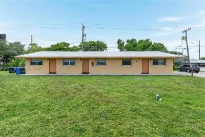 5926 SW 27th St #B, West Park: photo 1 of 11