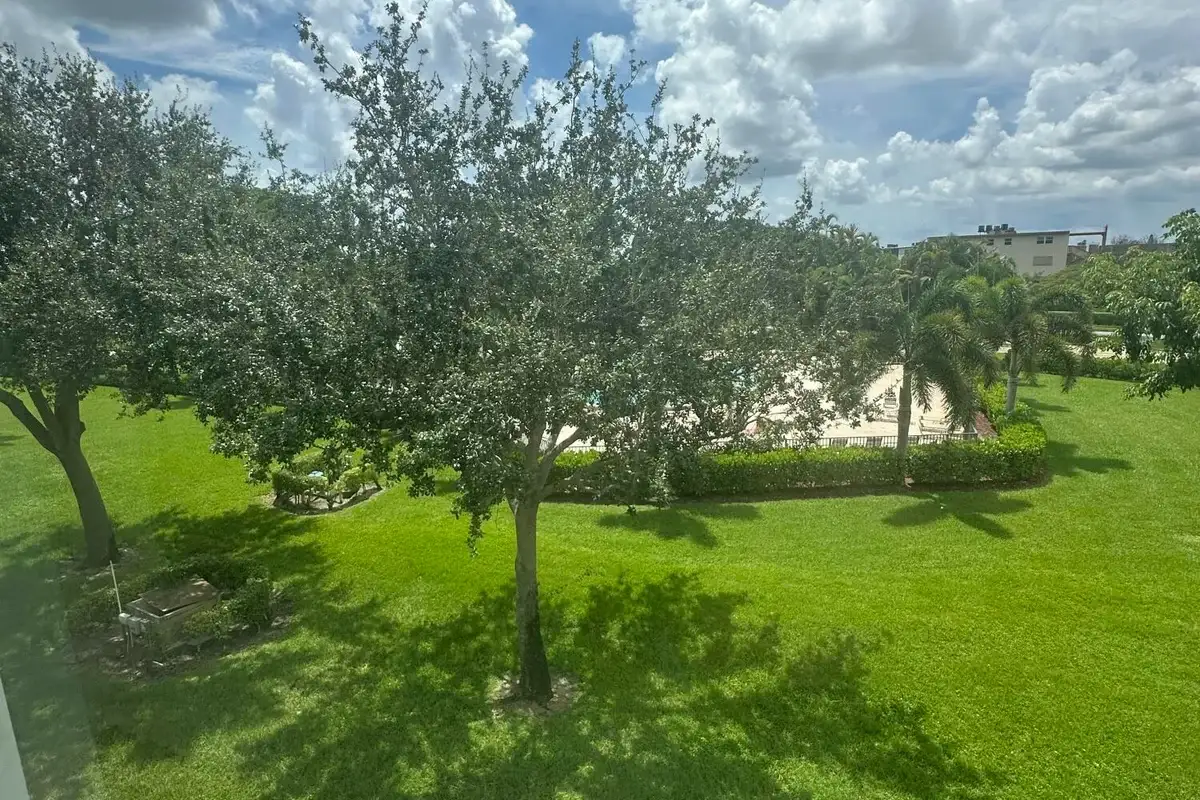 205 Mansfield Way E, Boca Raton: photo 1 of 10