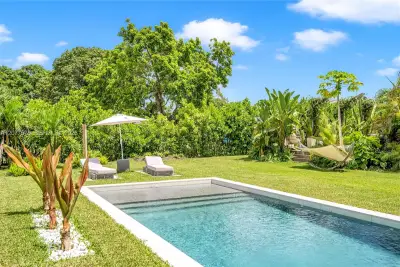 12230 NW 22nd Ct, Miami: photo 1 of 54