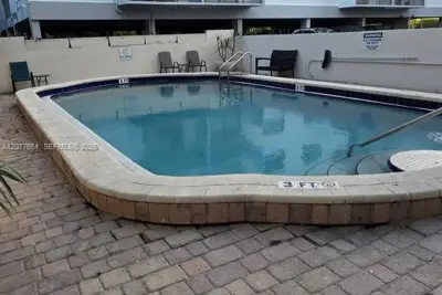 1130 11th St #5H, Miami Beach: photo 1 of 20