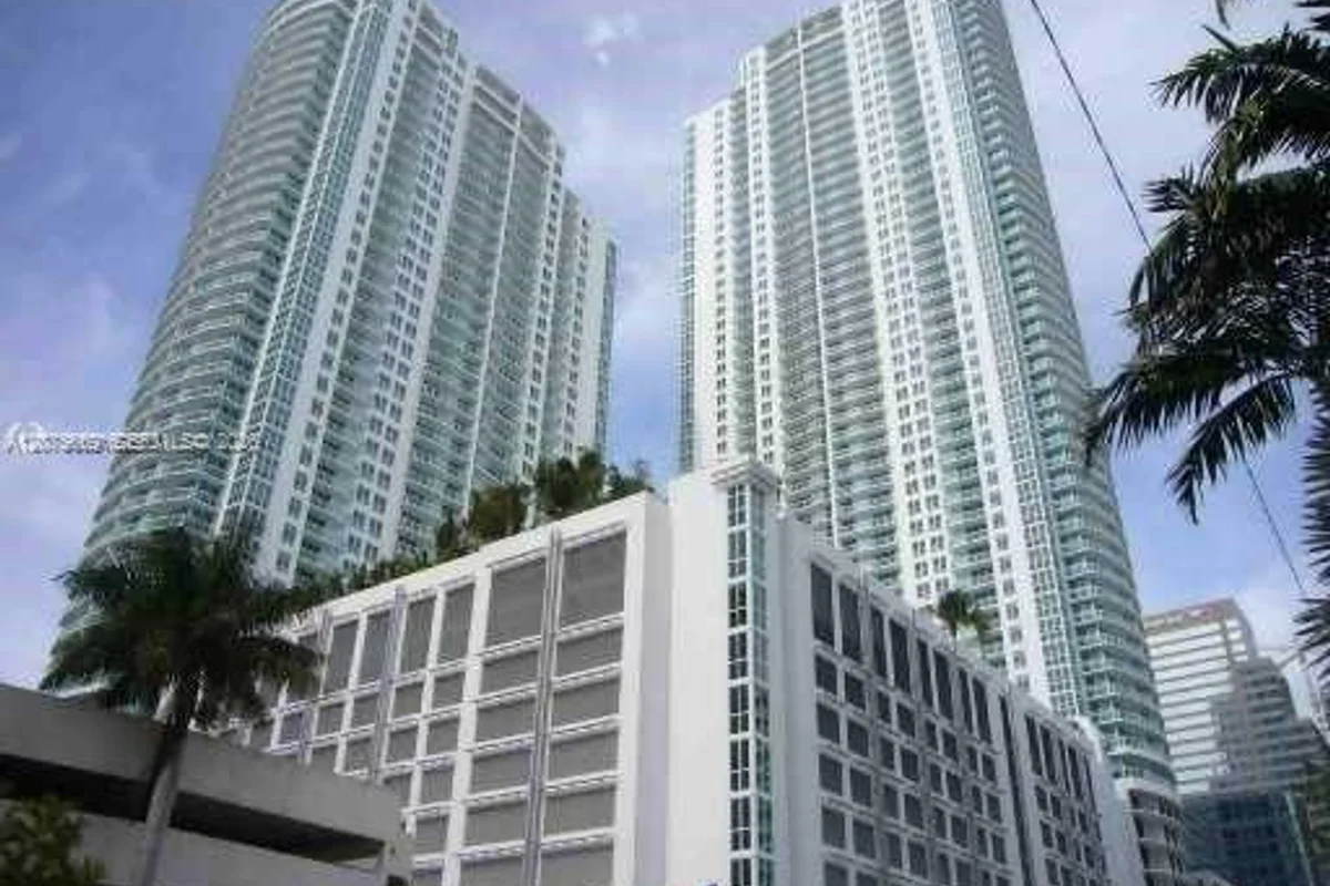 951 Brickell Ave #4105, Miami: photo 1 of 25