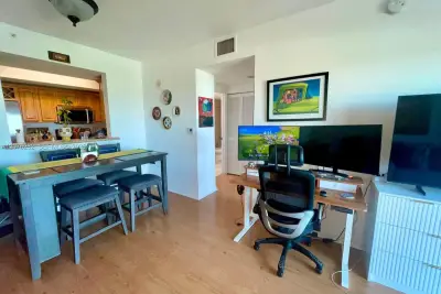 4242 NW 2nd St #1007, Miami: photo 1 of 14