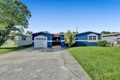 7221 Fairway Blvd, Miramar: photo 1 of 36