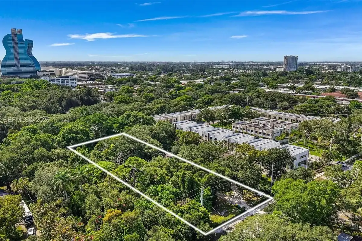 5571 SW 40th Ave, Dania Beach: photo 1 of 10