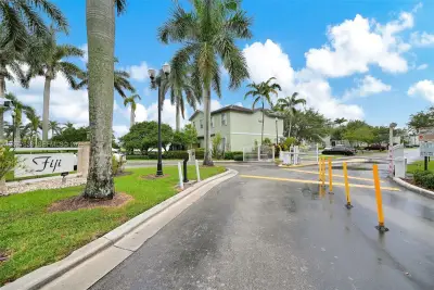 134 SE 28th Ter #5, Homestead: photo 1 of 45