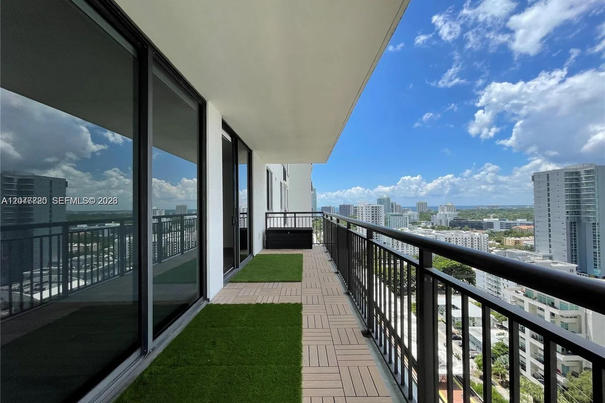 999 SW 1st Ave #2109, Miami: photo 1 of 15