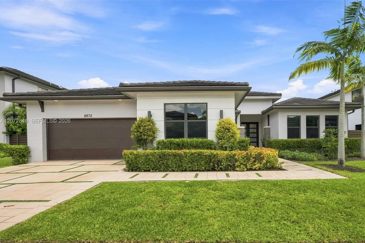 8875 NW 161st Ter, Miami Lakes: photo 1 of 39