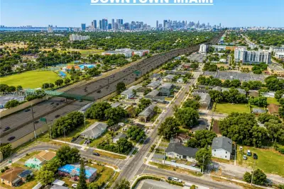 649 NW 65th St, Miami: photo 1 of 4