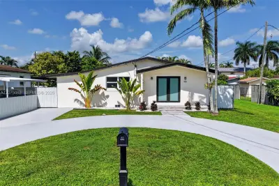 500 SW 121st Ave, Miami: photo 1 of 2