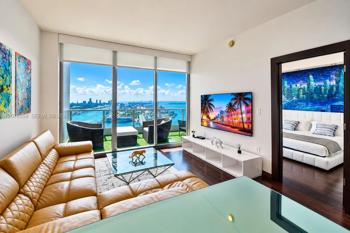 900 Biscayne Blvd #4403, Miami: photo 1 of 54