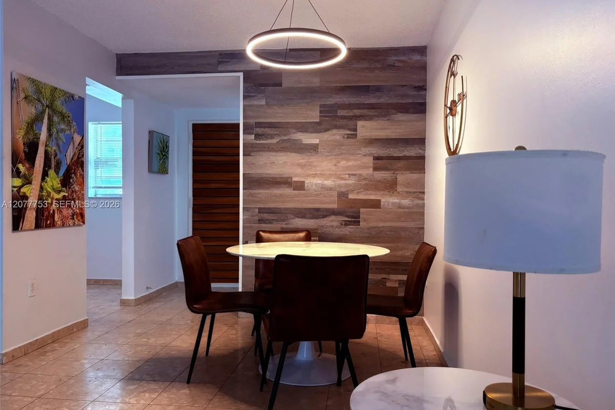 1605 Meridian Ave #202, Miami Beach: photo 1 of 20