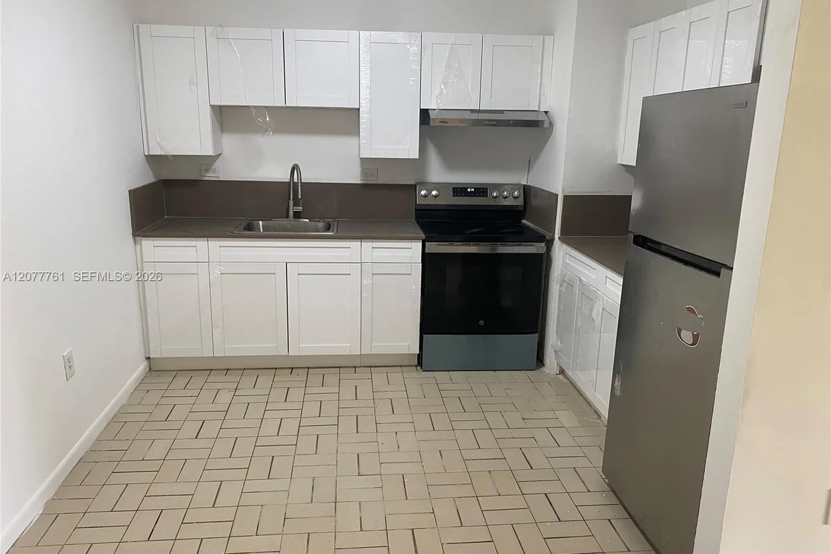 1415 NE 118th Ter #1421, Miami: photo 1 of 19