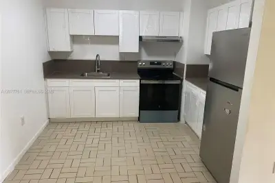 1415 NE 118th Ter #1421, Miami: photo 1 of 19