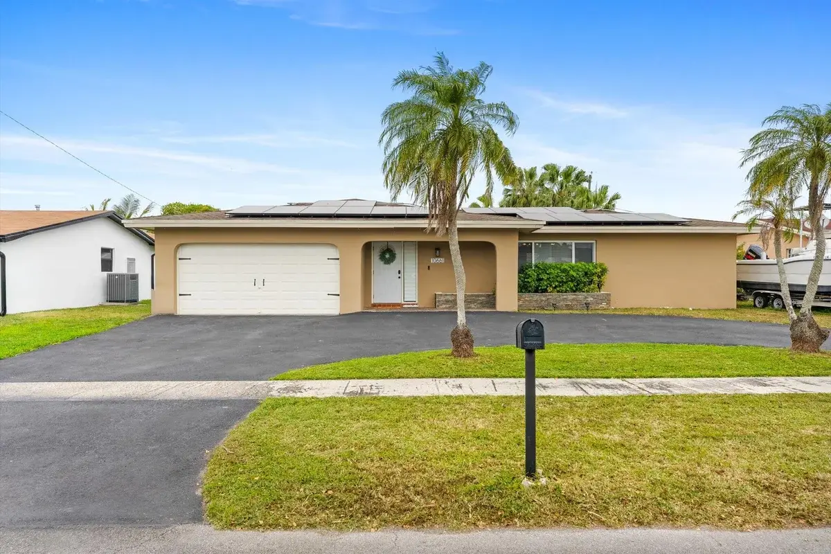 10661 NW 27th Ct, Sunrise: photo 1 of 47