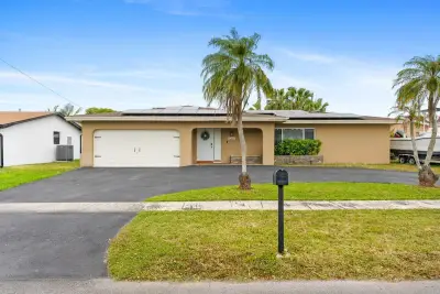 10661 NW 27th Ct, Sunrise: photo 1 of 47