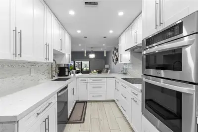 1064 NW 97th Ave #219, Pembroke Pines: photo 1 of 46