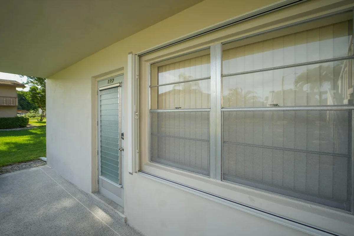 132 Cambridge F, West Palm Beach: photo 1 of 29