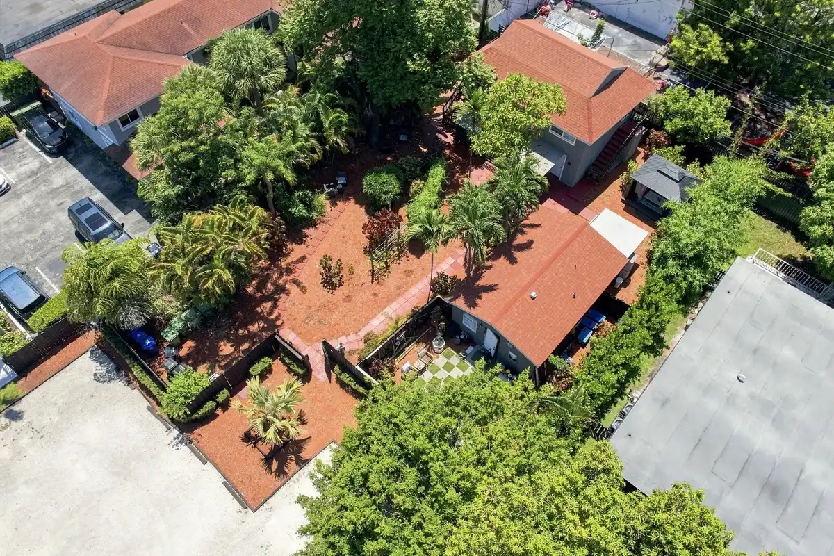 1329 NE 5th Ave, Fort Lauderdale: photo 1 of 44