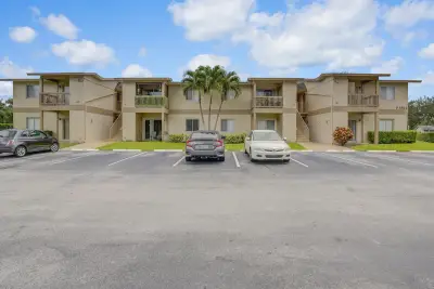 1854 Abbey Rd #101, West Palm Beach: photo 1 of 19