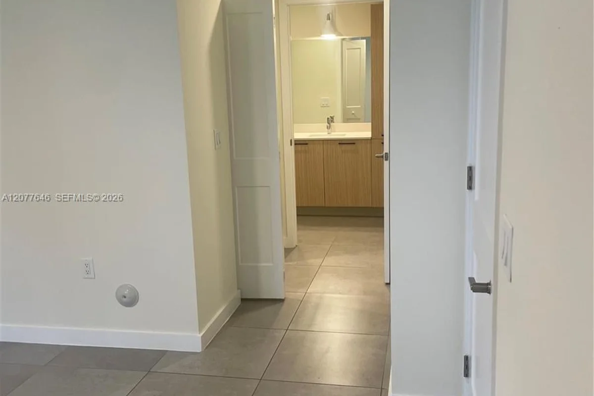 16395 Biscayne Blvd #313, North Miami Beach: photo 1 of 34