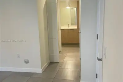 16395 Biscayne Blvd #313, North Miami Beach: photo 1 of 34