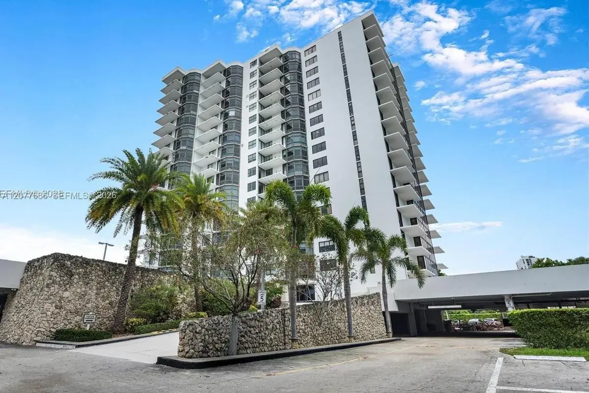 3375 N Country Club Dr #607, Aventura: photo 1 of 16