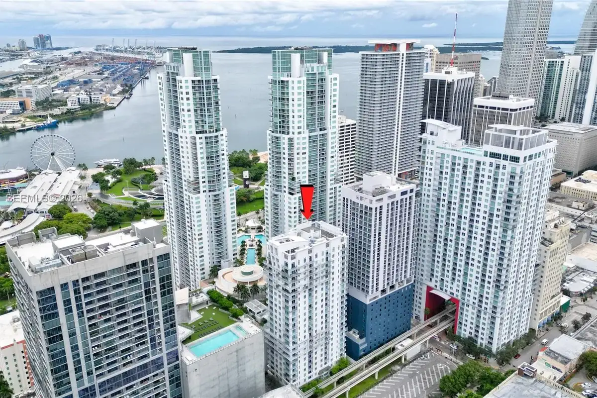 234 NE 3rd St #405, Miami: photo 1 of 18