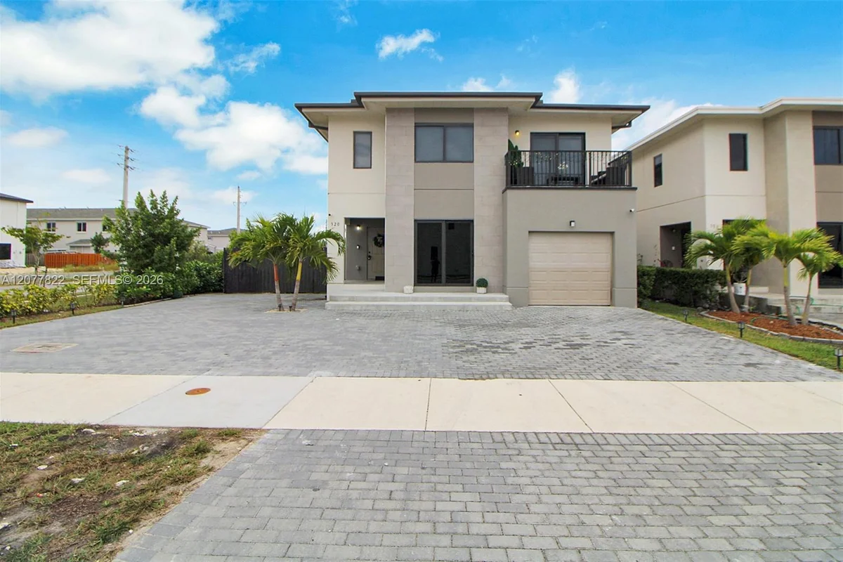 320 NW 13th Ct, Florida City: photo 1 of 37