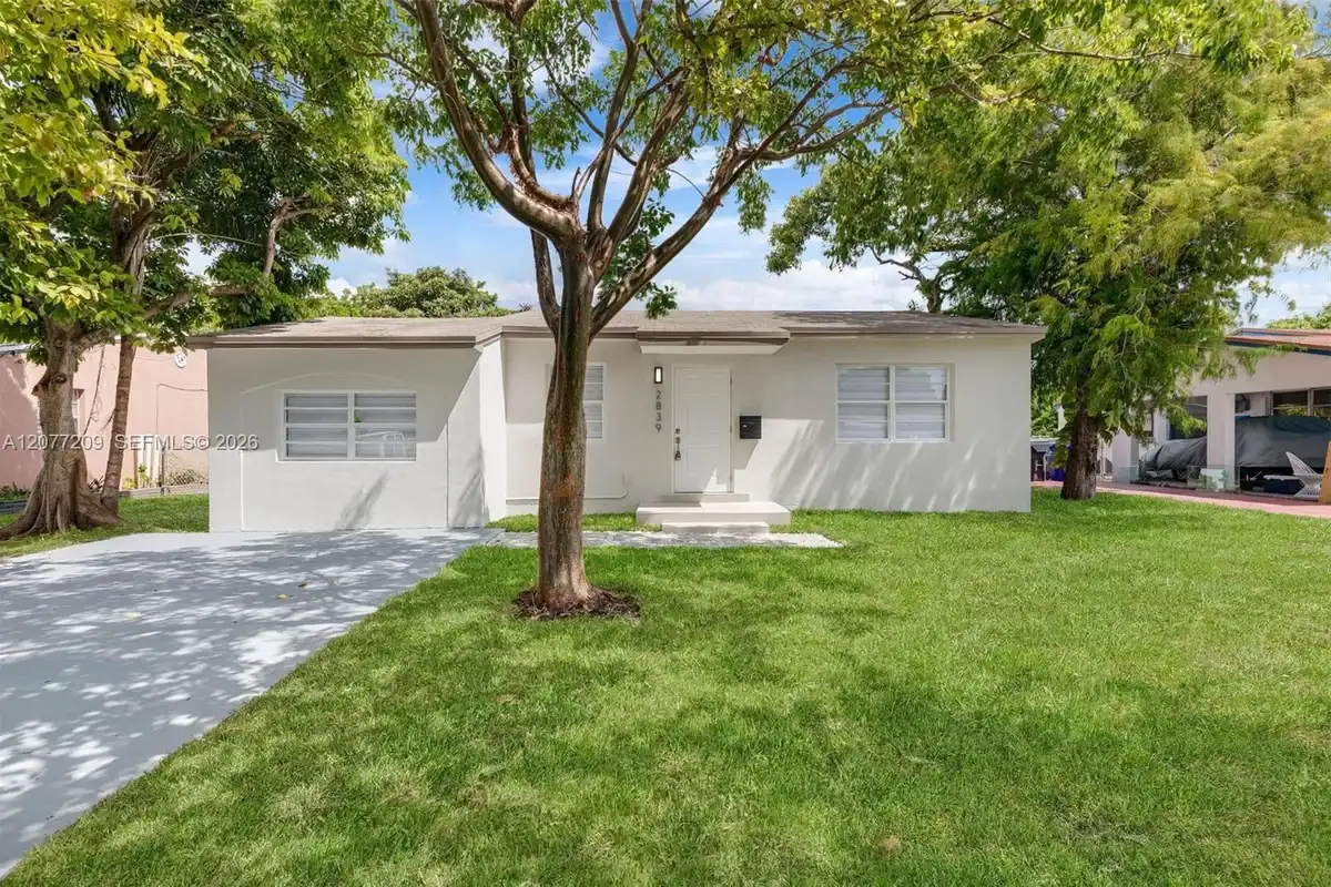 2839 Mayo St, Hollywood: photo 1 of 27
