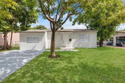 2839 Mayo St, Hollywood: photo 1 of 27