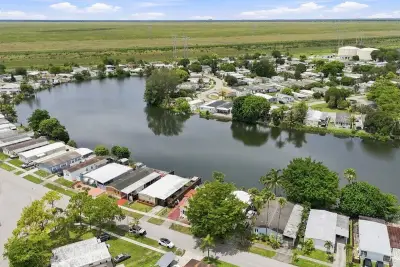 21671 S Heritage Cir, Pembroke Pines: photo 1 of 28