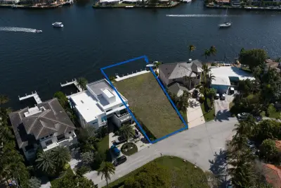 2520 SE 7th Dr, Pompano Beach: photo 1 of 8