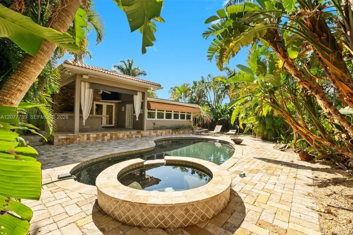 2725 NE 21st Ave, Fort Lauderdale: photo 1 of 25