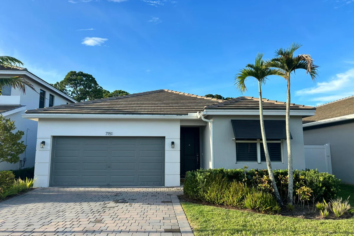 7151 Rockwood Rd, Jupiter: photo 1 of 76