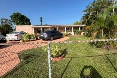 17201 NW 54th Ct, Miami Gardens: photo 1 of 24