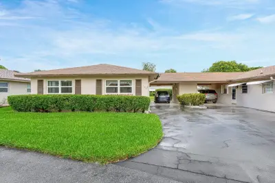121 Mockingbird Ln, Delray Beach: photo 1 of 25
