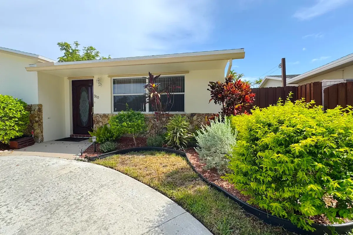 310 SE 4th Ter, Dania Beach: photo 1 of 75
