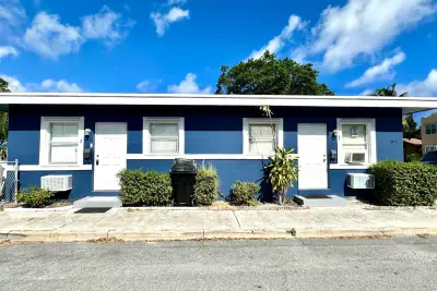 601 N K St #2, Lake Worth Beach: photo 1 of 7