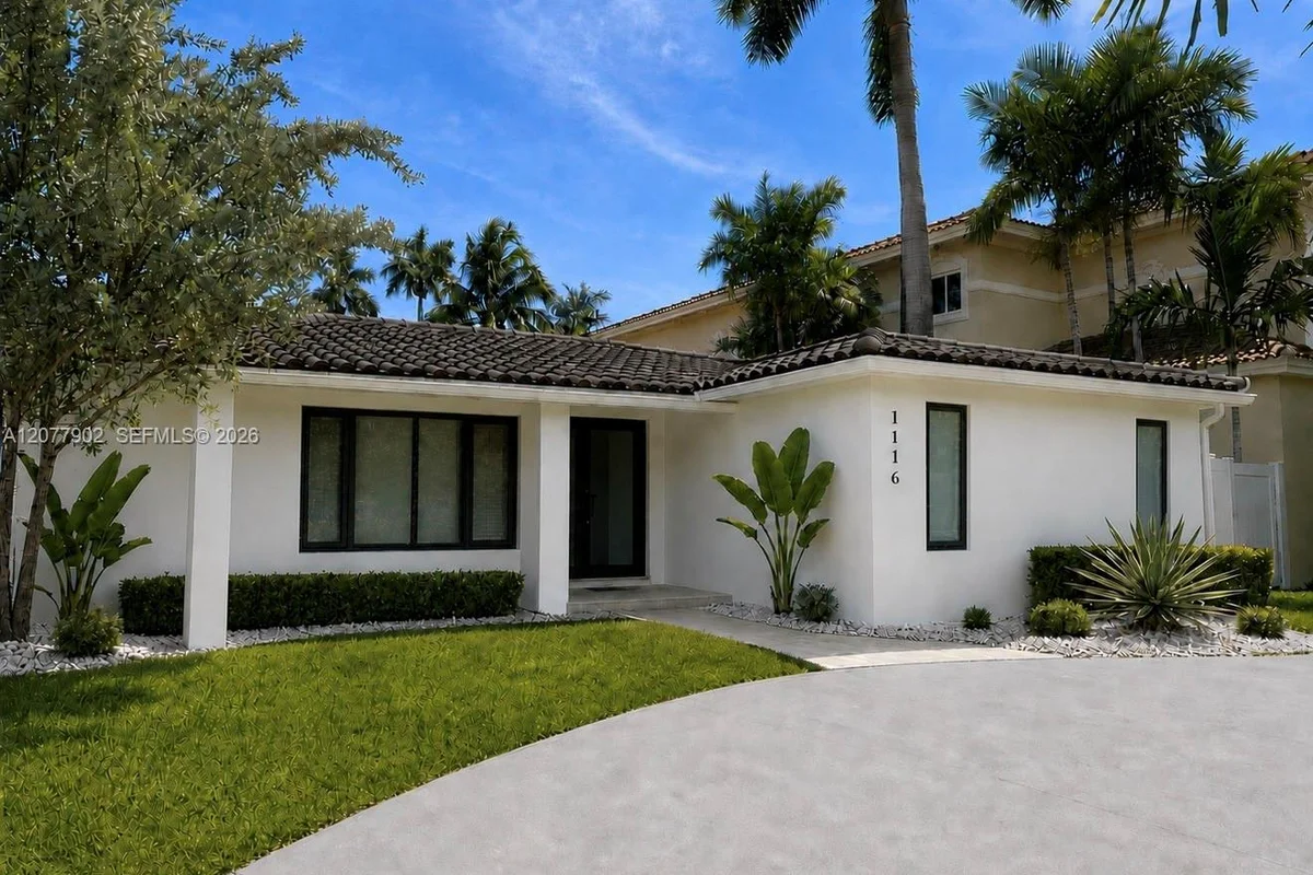 1116 Hollywood Blvd, Hollywood: photo 1 of 12